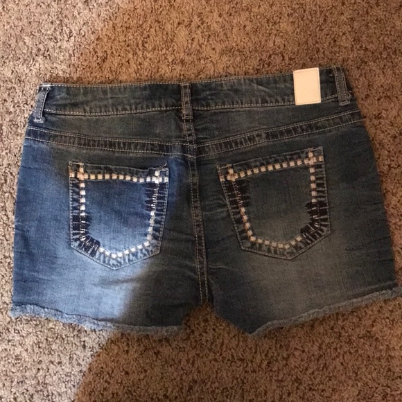 Maurices Denim Shorts - Picture 3 of 4